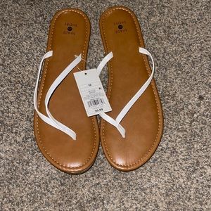 Shade & Shore Flip Flops, new with tags